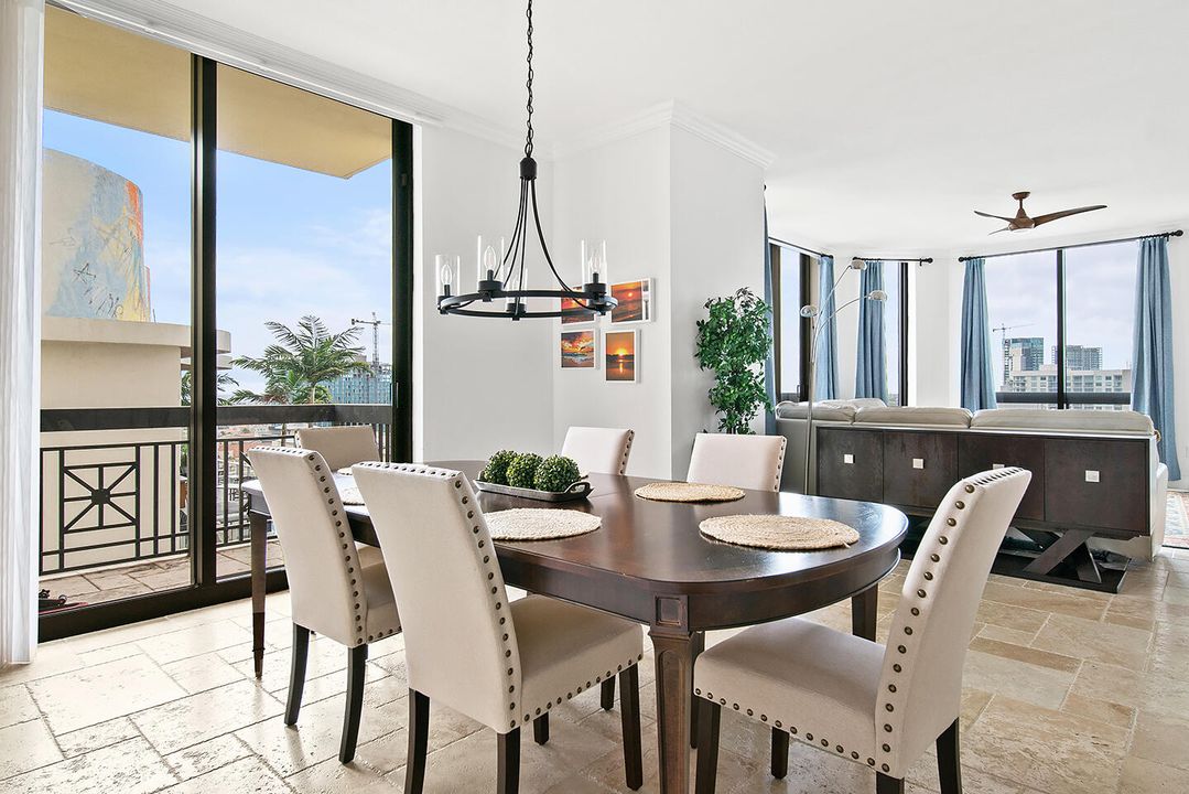 出租: $10,250 (2 贝兹, 2 浴室, 2156 平方英尺)