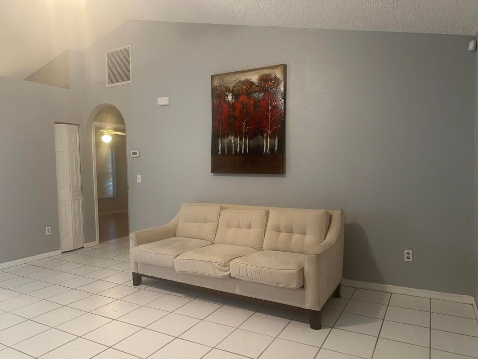 В аренду: $1,900 (3 спален, 1 ванн, 1358 Квадратных фут)