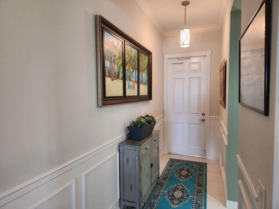 For Sale: $428,000 (2 beds, 2 baths, 1989 Square Feet)