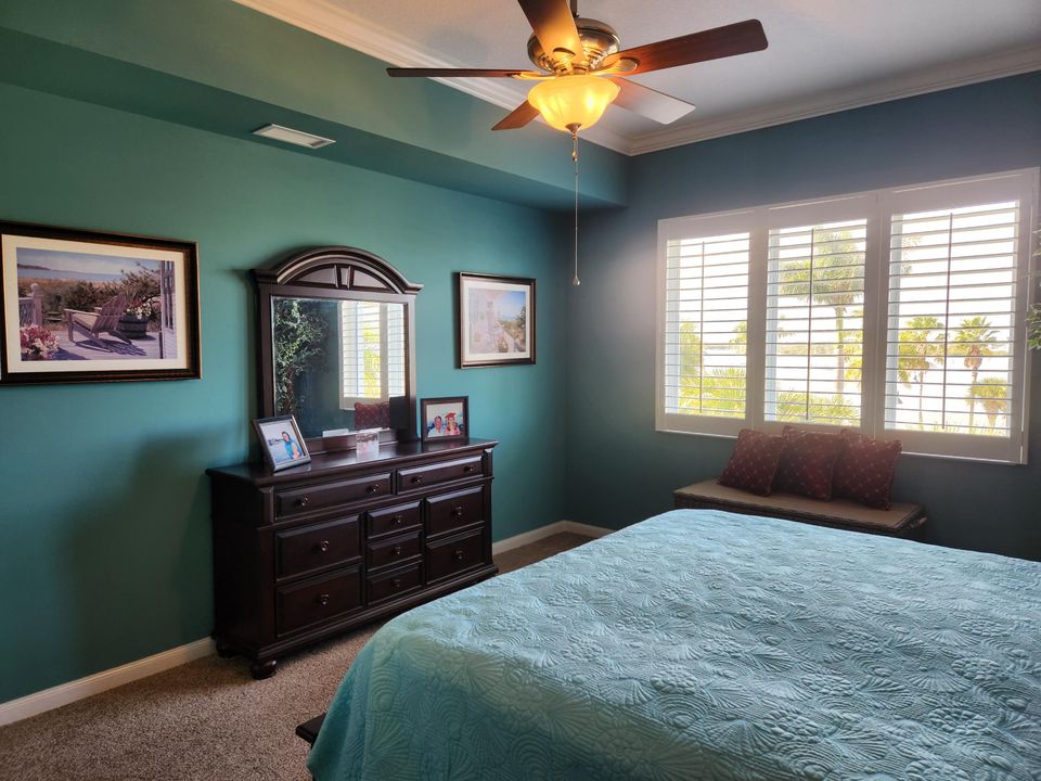 For Sale: $428,000 (2 beds, 2 baths, 1989 Square Feet)