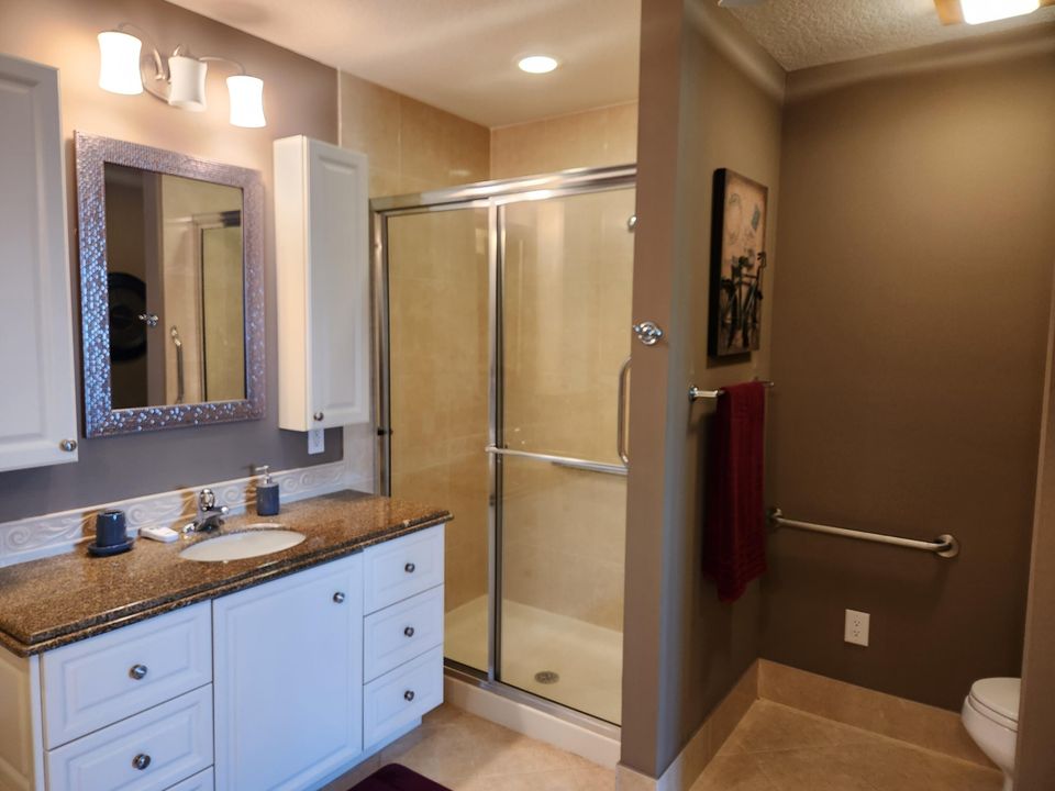 For Sale: $428,000 (2 beds, 2 baths, 1989 Square Feet)