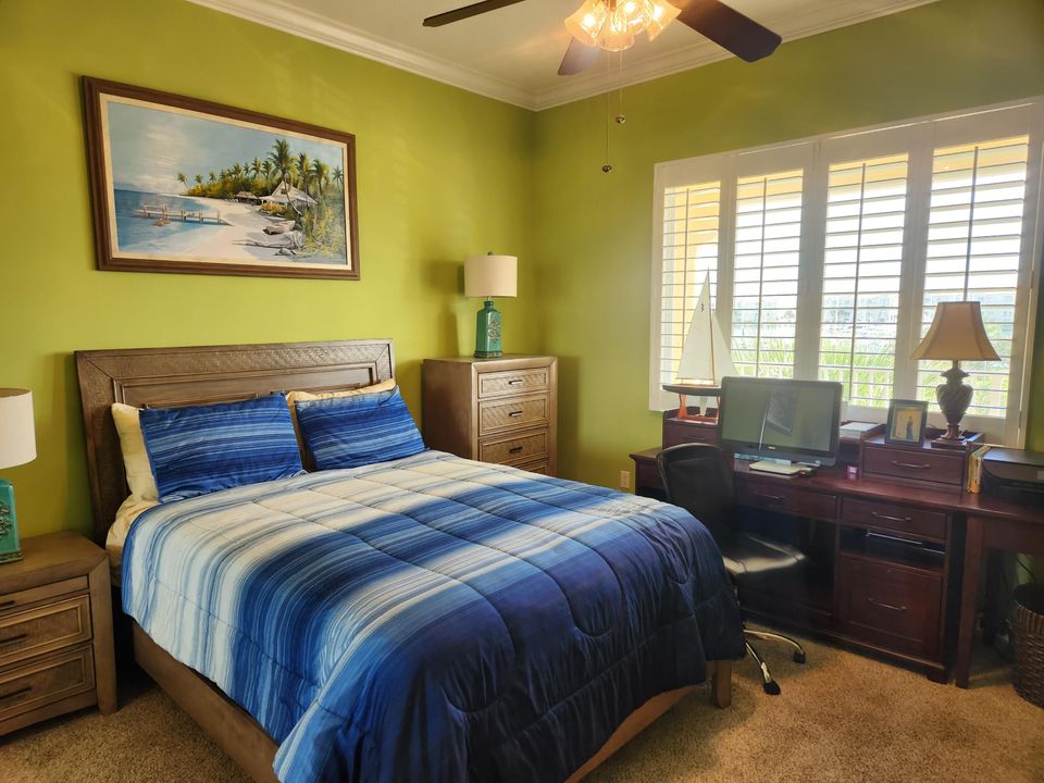 For Sale: $428,000 (2 beds, 2 baths, 1989 Square Feet)