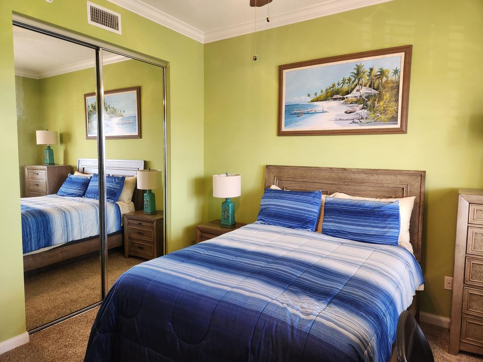 For Sale: $428,000 (2 beds, 2 baths, 1989 Square Feet)