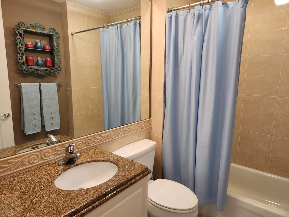 For Sale: $428,000 (2 beds, 2 baths, 1989 Square Feet)