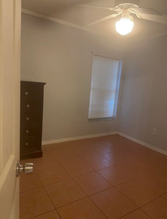 В аренду: $1,900 (3 спален, 1 ванн, 1358 Квадратных фут)