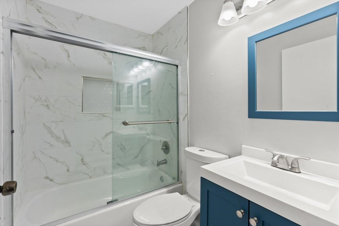 合同活跃: $3,350 (3 贝兹, 2 浴室, 1364 平方英尺)