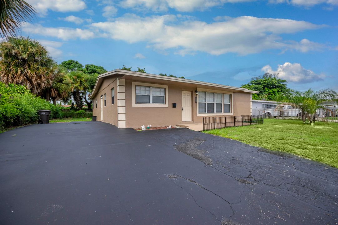 Active With Contract: $329,000 (4 beds, 2 baths, 1216 Square Feet)