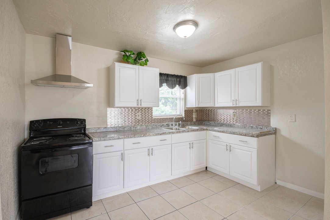Active With Contract: $329,000 (4 beds, 2 baths, 1216 Square Feet)