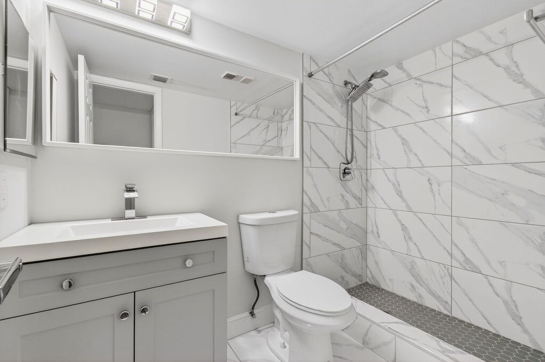 Active With Contract: $275,000 (2 beds, 2 baths, 1096 Square Feet)