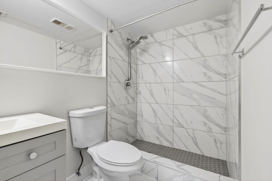 Active With Contract: $275,000 (2 beds, 2 baths, 1096 Square Feet)