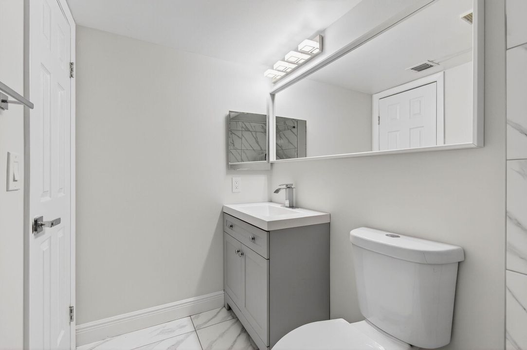 Active With Contract: $275,000 (2 beds, 2 baths, 1096 Square Feet)