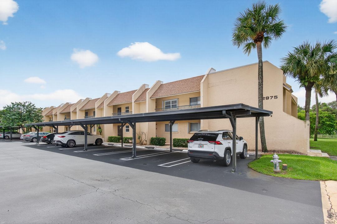 Active With Contract: $275,000 (2 beds, 2 baths, 1096 Square Feet)