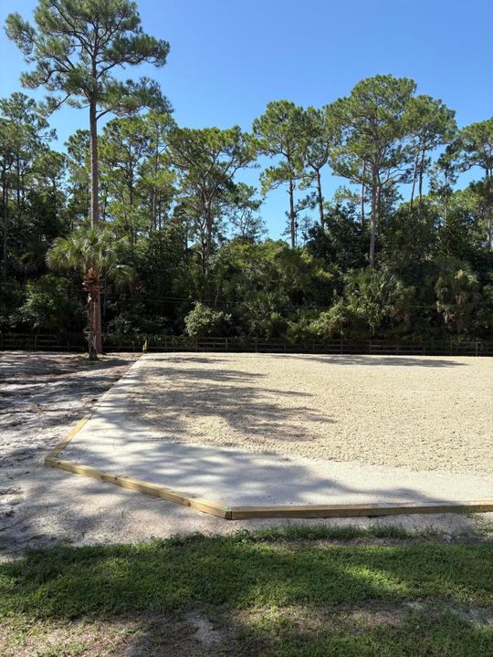 For Rent: $750 (0 beds, 0 baths, 2560 Square Feet)