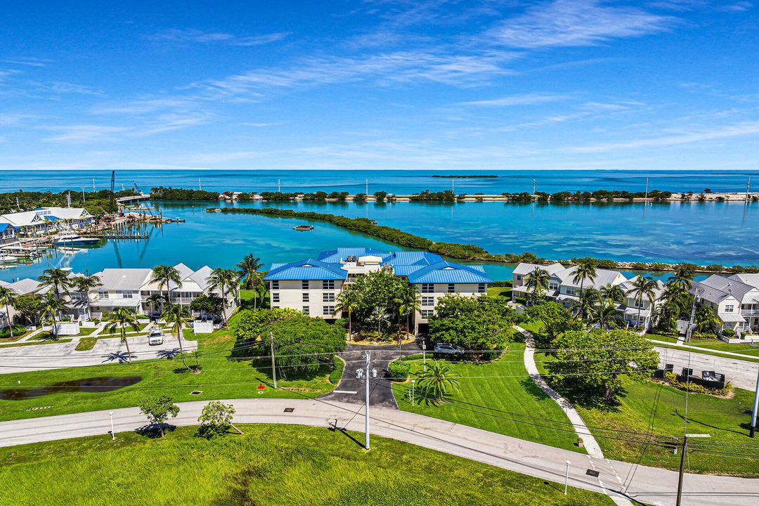 待售: $749,900 (2 贝兹, 2 浴室, 1338 平方英尺)