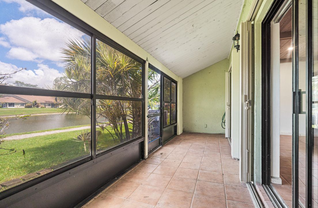 На продажу: $369,900 (2 спален, 2 ванн, 1632 Квадратных фут)