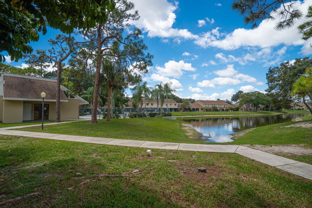 На продажу: $369,900 (2 спален, 2 ванн, 1632 Квадратных фут)