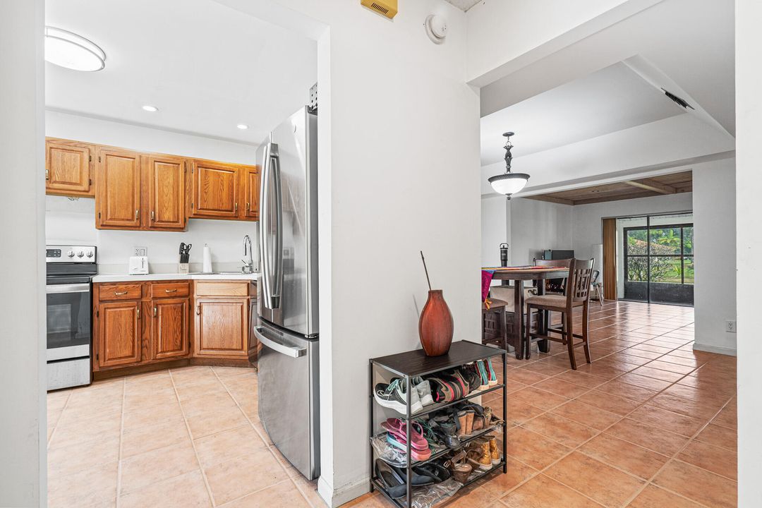 На продажу: $369,900 (2 спален, 2 ванн, 1632 Квадратных фут)