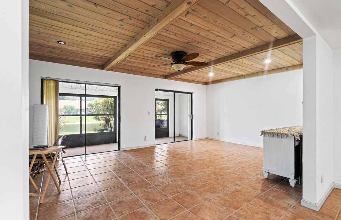 На продажу: $369,900 (2 спален, 2 ванн, 1632 Квадратных фут)