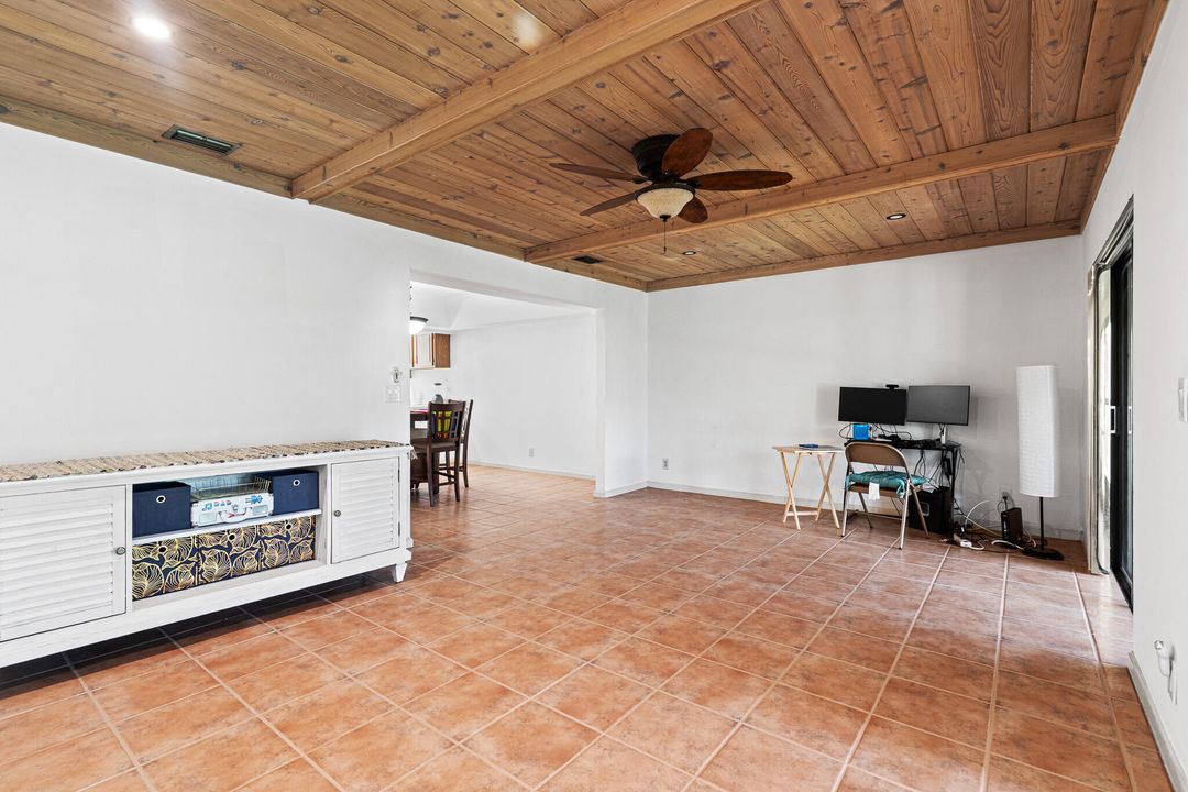 На продажу: $369,900 (2 спален, 2 ванн, 1632 Квадратных фут)