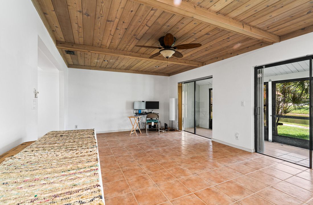 На продажу: $369,900 (2 спален, 2 ванн, 1632 Квадратных фут)