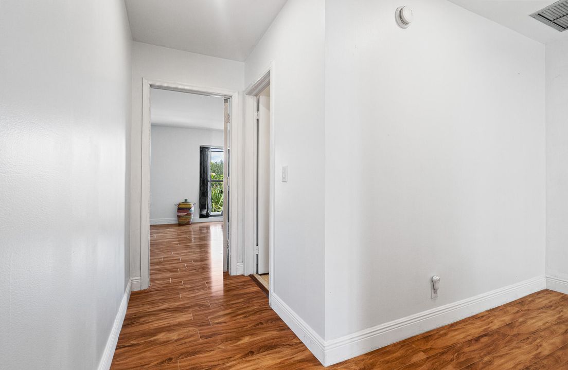 На продажу: $369,900 (2 спален, 2 ванн, 1632 Квадратных фут)