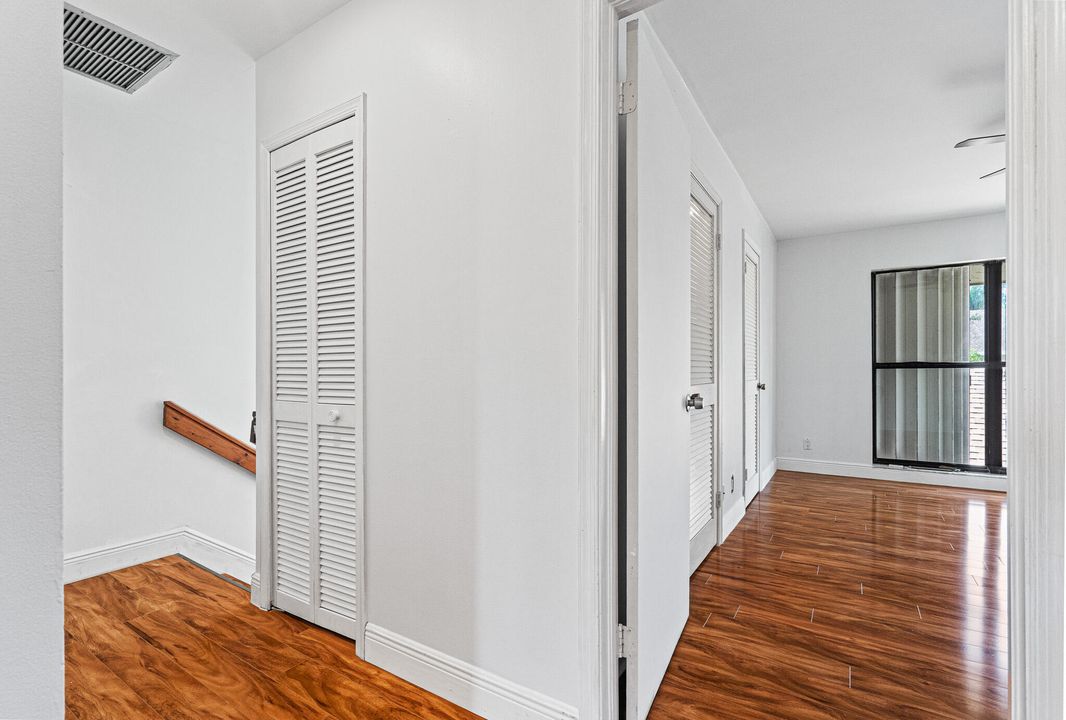 На продажу: $369,900 (2 спален, 2 ванн, 1632 Квадратных фут)