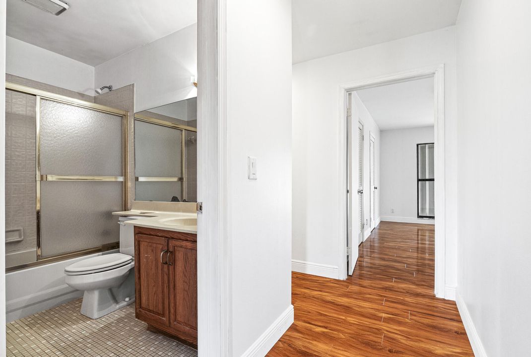 На продажу: $369,900 (2 спален, 2 ванн, 1632 Квадратных фут)