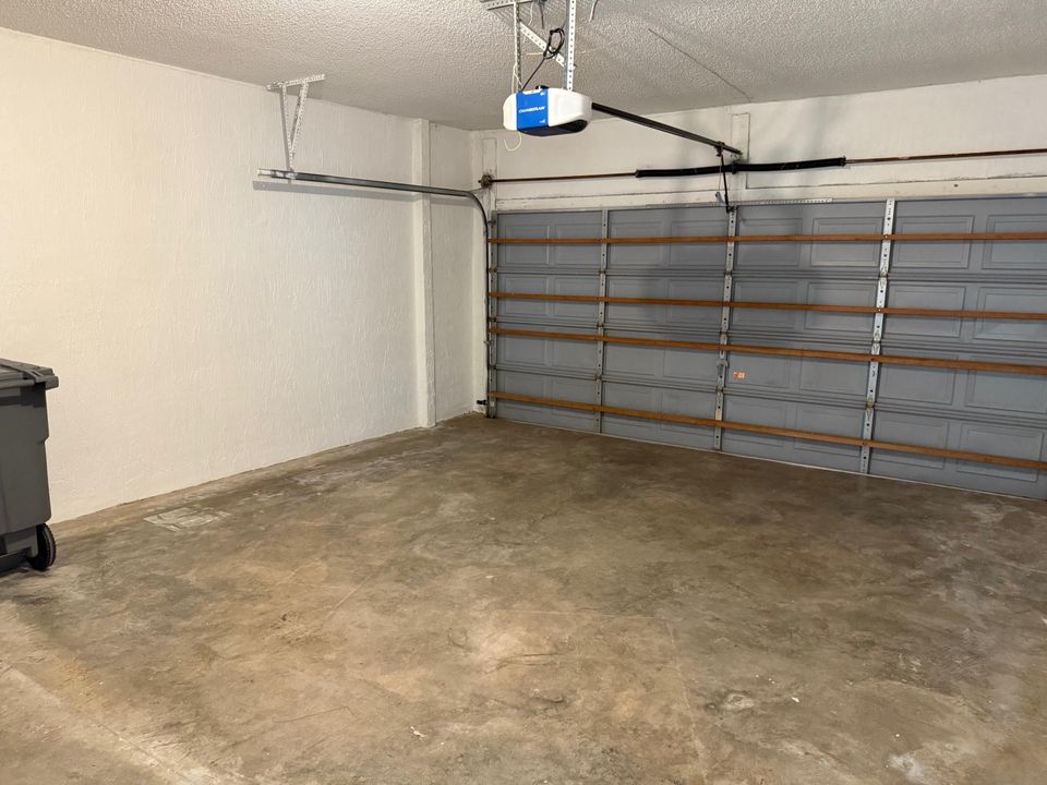 Active With Contract: $469,000 (3 beds, 2 baths, 1694 Square Feet)