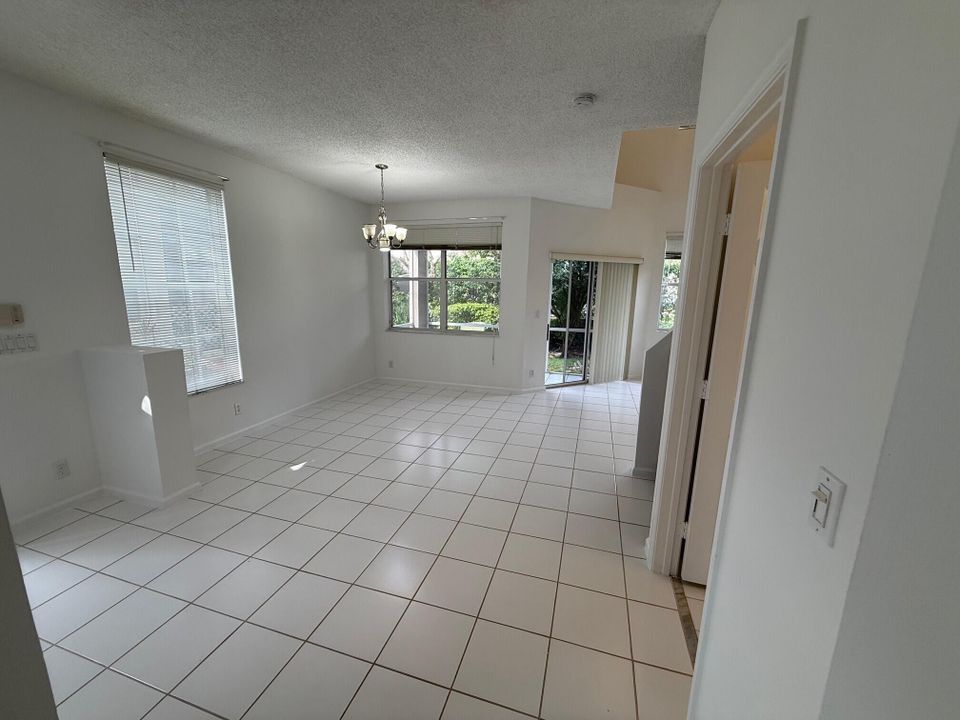 Active With Contract: $469,000 (3 beds, 2 baths, 1694 Square Feet)