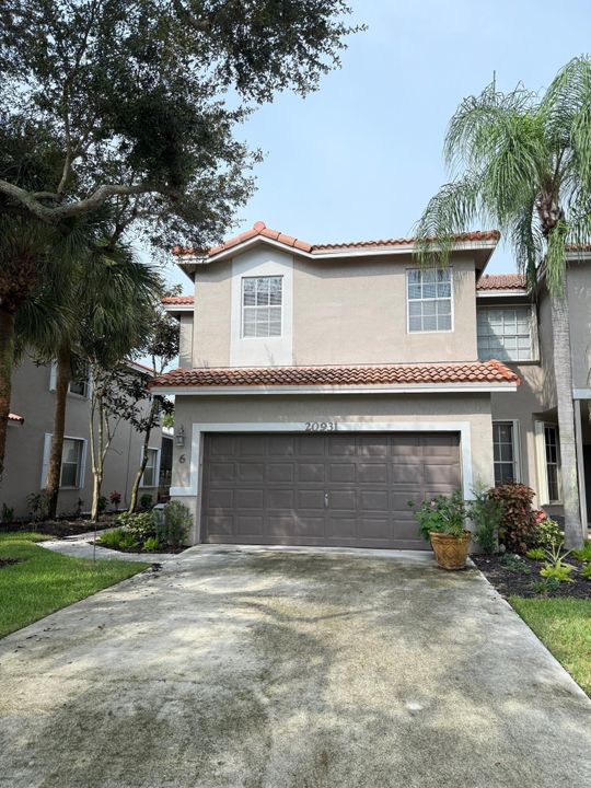 Active With Contract: $469,000 (3 beds, 2 baths, 1694 Square Feet)