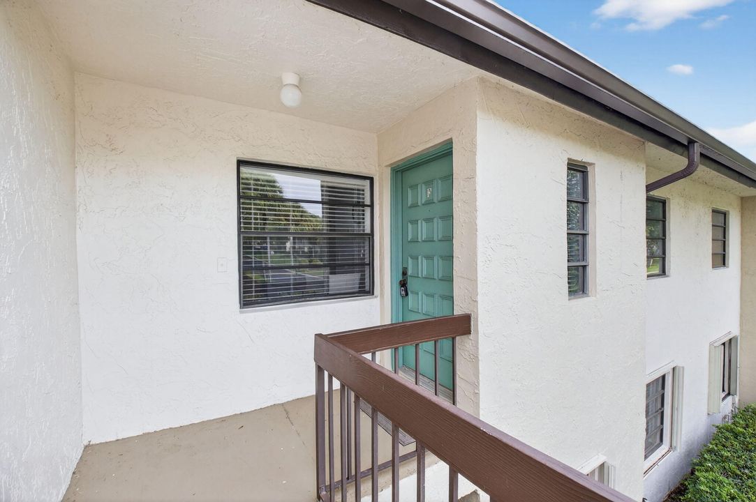 Active With Contract: $3,500 (2 beds, 2 baths, 1216 Square Feet)