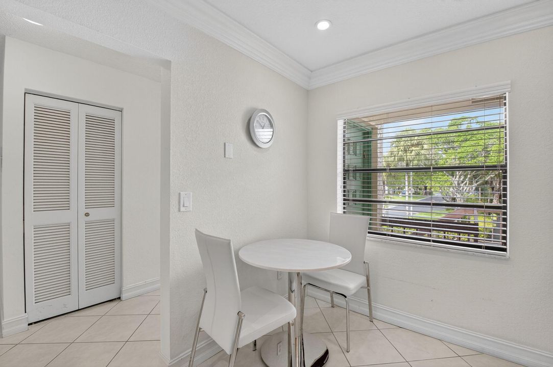 Active With Contract: $3,500 (2 beds, 2 baths, 1216 Square Feet)