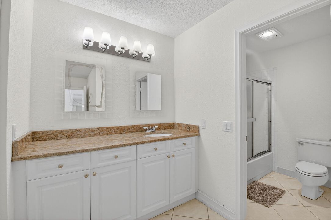 Active With Contract: $3,500 (2 beds, 2 baths, 1216 Square Feet)