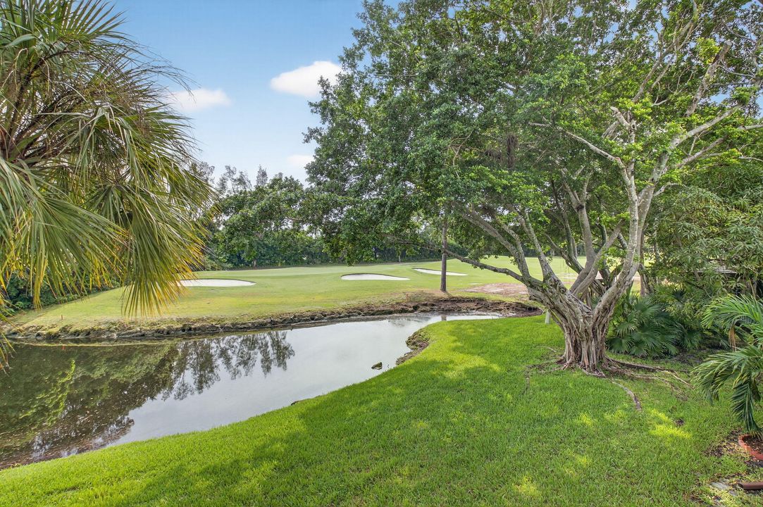 Active With Contract: $3,500 (2 beds, 2 baths, 1216 Square Feet)