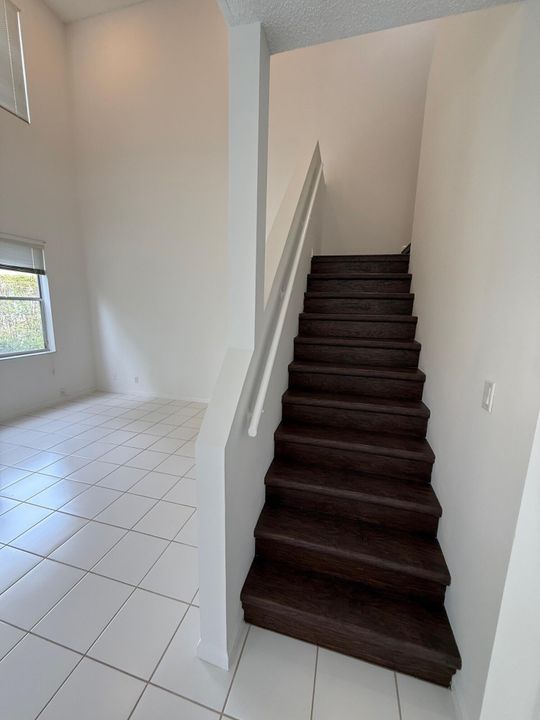 Active With Contract: $469,000 (3 beds, 2 baths, 1694 Square Feet)