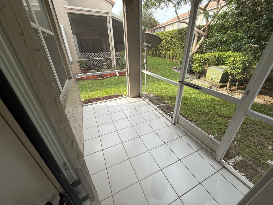 Active With Contract: $469,000 (3 beds, 2 baths, 1694 Square Feet)