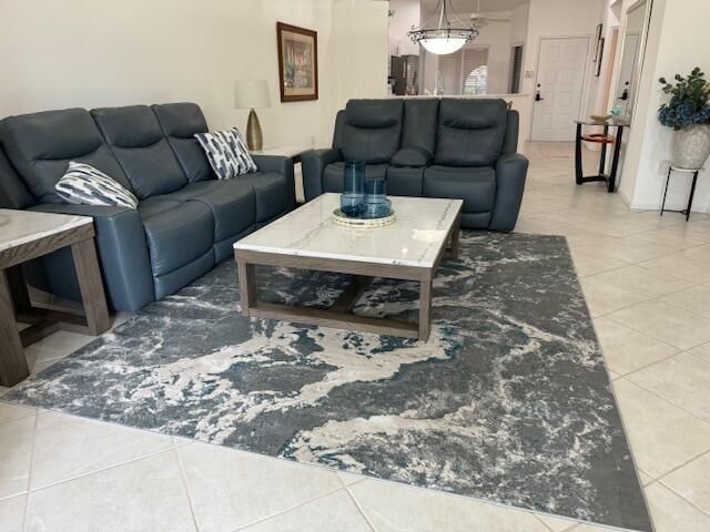 合同活跃: $4,500 (3 贝兹, 2 浴室, 1813 平方英尺)