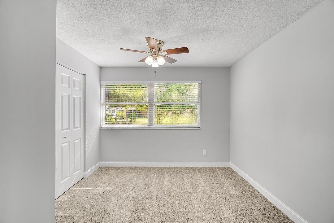 Activo con contrato: $315,000 (3 camas, 2 baños, 1407 Pies cuadrados)