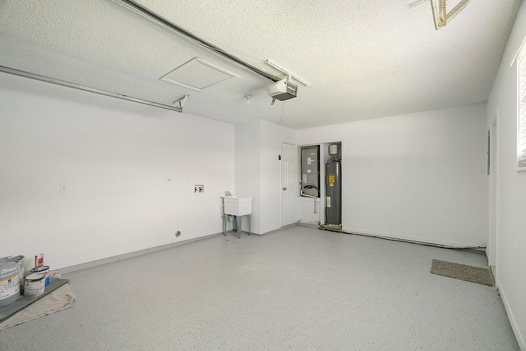 Activo con contrato: $315,000 (3 camas, 2 baños, 1407 Pies cuadrados)