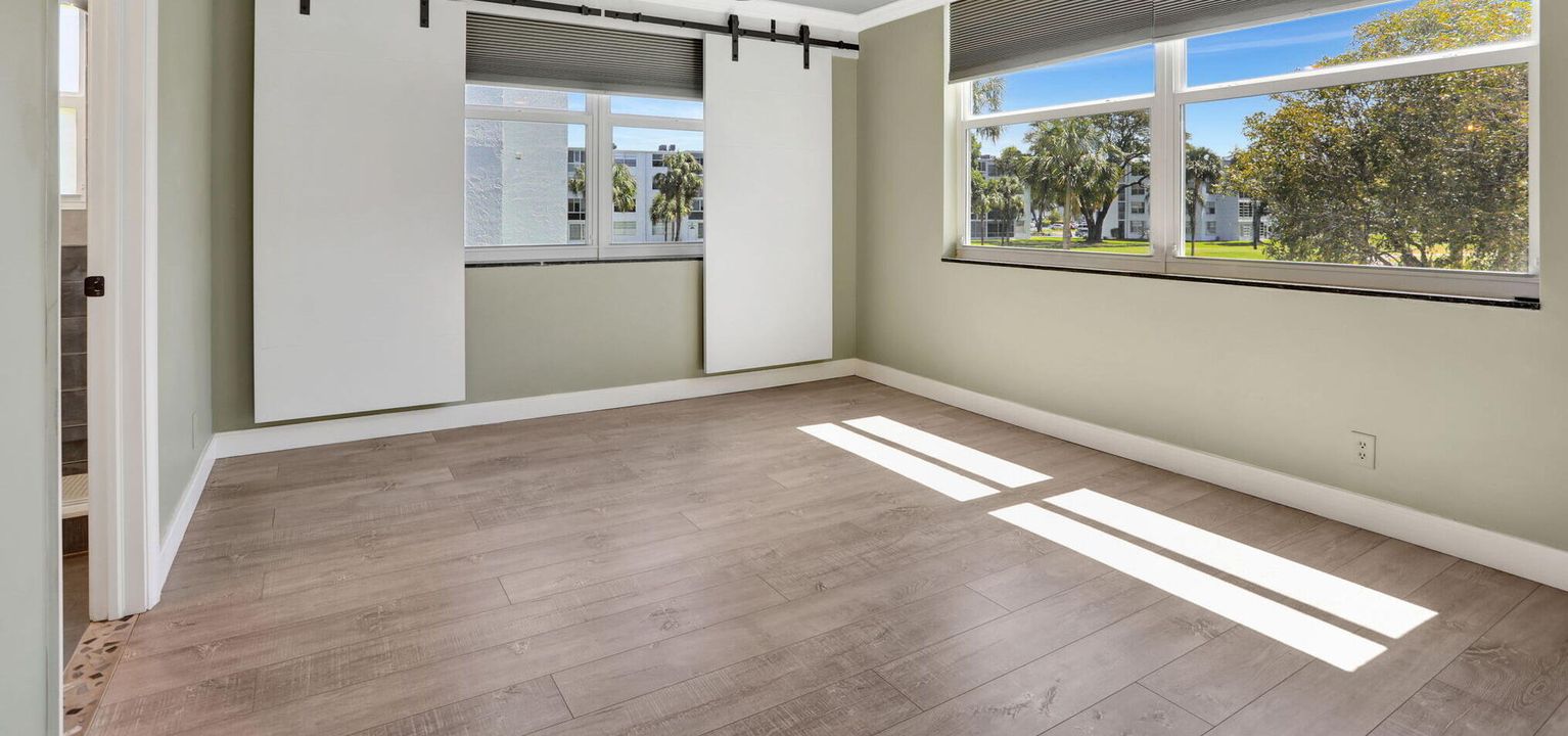 For Sale: $185,000 (2 beds, 2 baths, 1000 Square Feet)