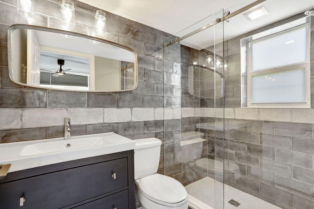 For Sale: $185,000 (2 beds, 2 baths, 1000 Square Feet)