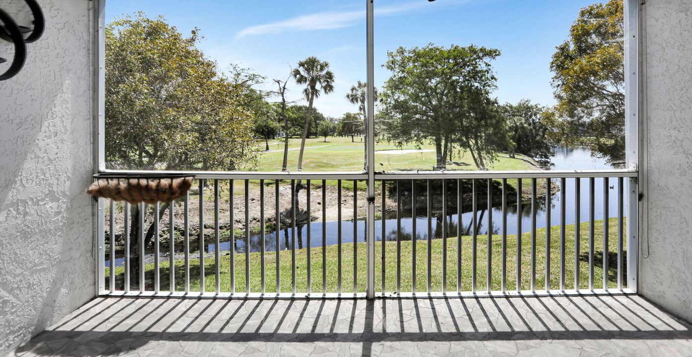 For Sale: $185,000 (2 beds, 2 baths, 1000 Square Feet)