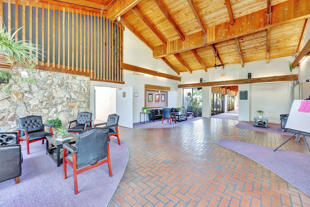 For Sale: $185,000 (2 beds, 2 baths, 1000 Square Feet)