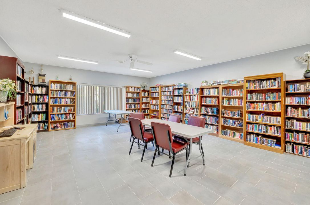 For Sale: $185,000 (2 beds, 2 baths, 1000 Square Feet)