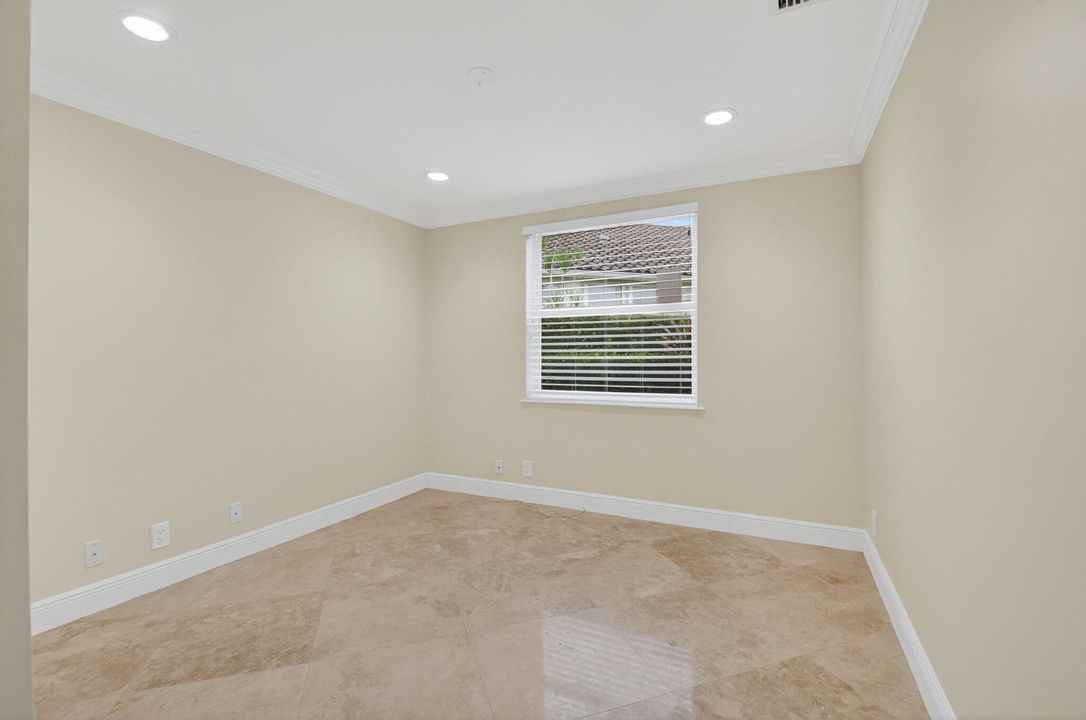 Active With Contract: $999,999 (4 beds, 3 baths, 2935 Square Feet)