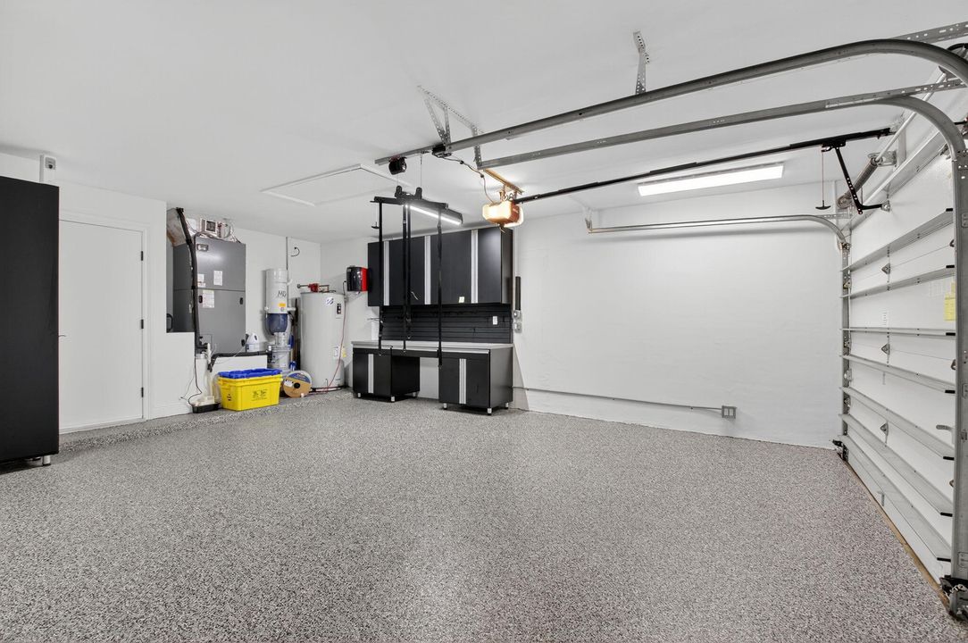 Active With Contract: $999,999 (4 beds, 3 baths, 2935 Square Feet)