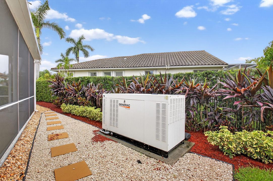 Active With Contract: $999,999 (4 beds, 3 baths, 2935 Square Feet)