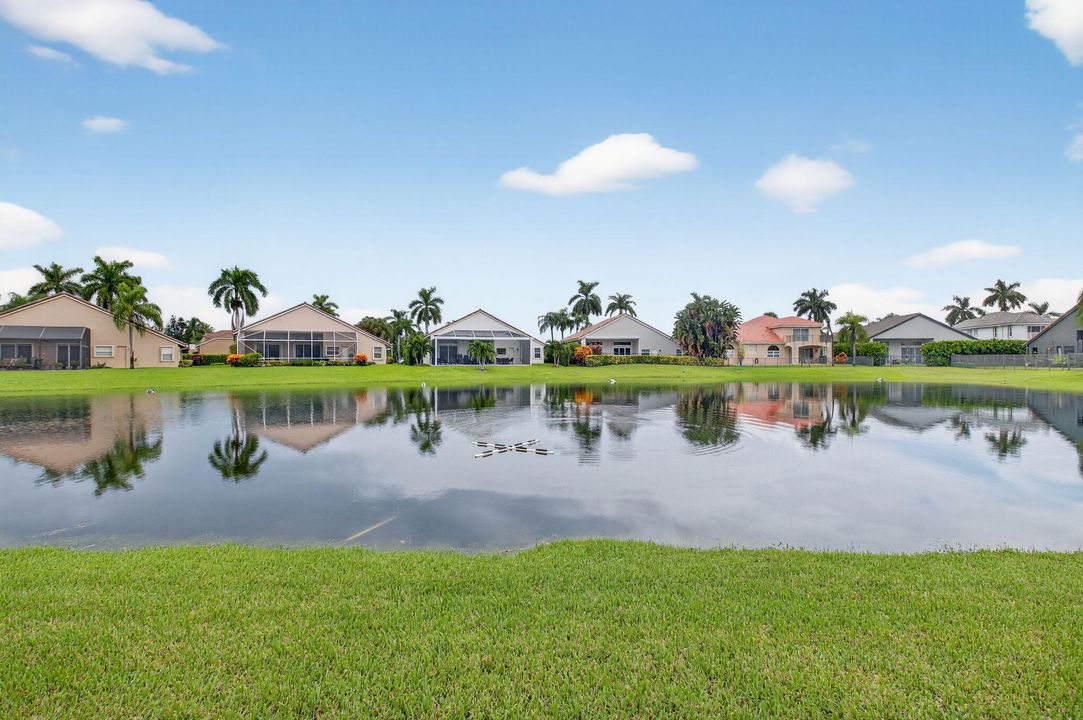 Active With Contract: $999,999 (4 beds, 3 baths, 2935 Square Feet)