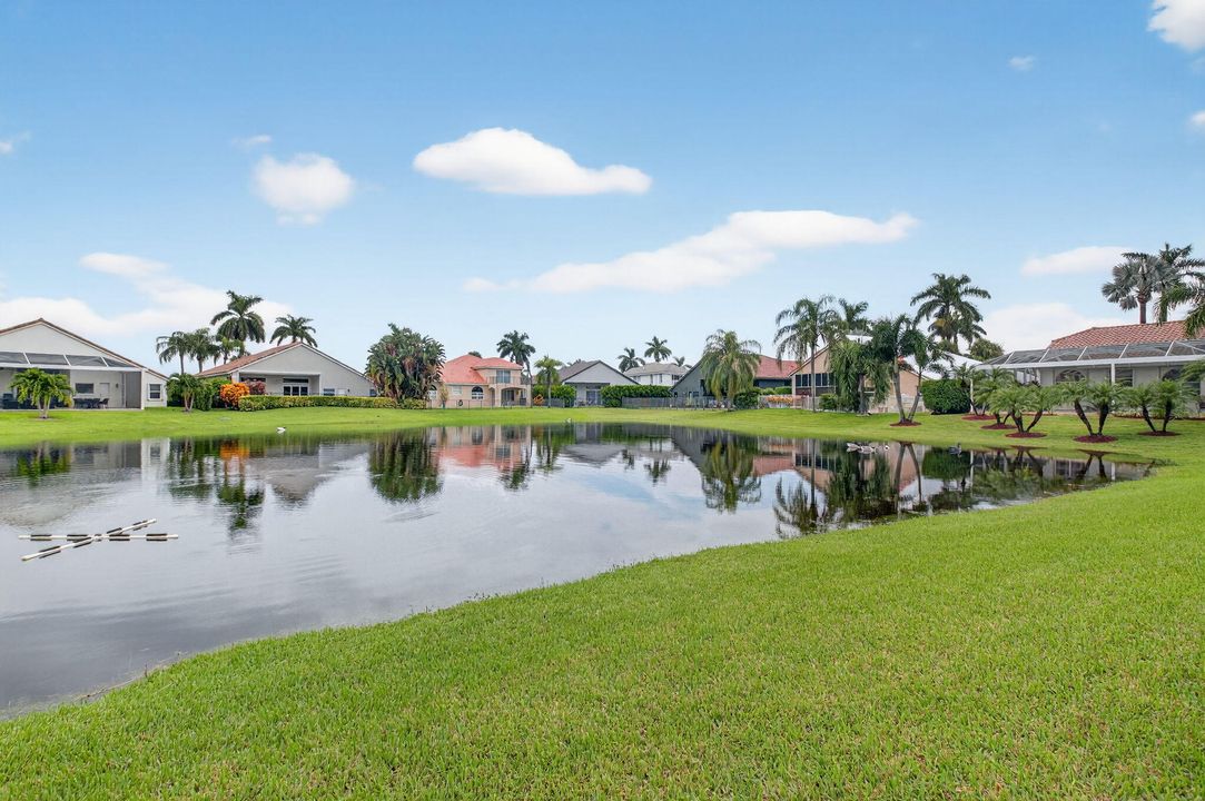 Active With Contract: $999,999 (4 beds, 3 baths, 2935 Square Feet)