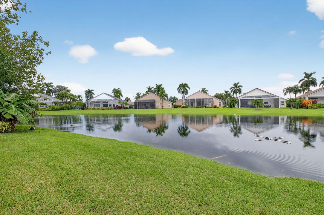 Active With Contract: $999,999 (4 beds, 3 baths, 2935 Square Feet)